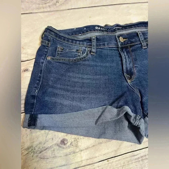 Gap cuffed boyfriend shorts - Picture 2 of 6